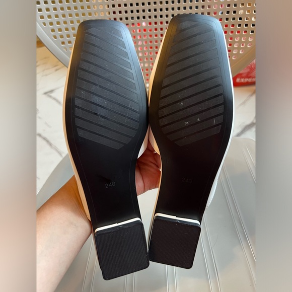 White mule flats size 7 - Picture 3 of 5